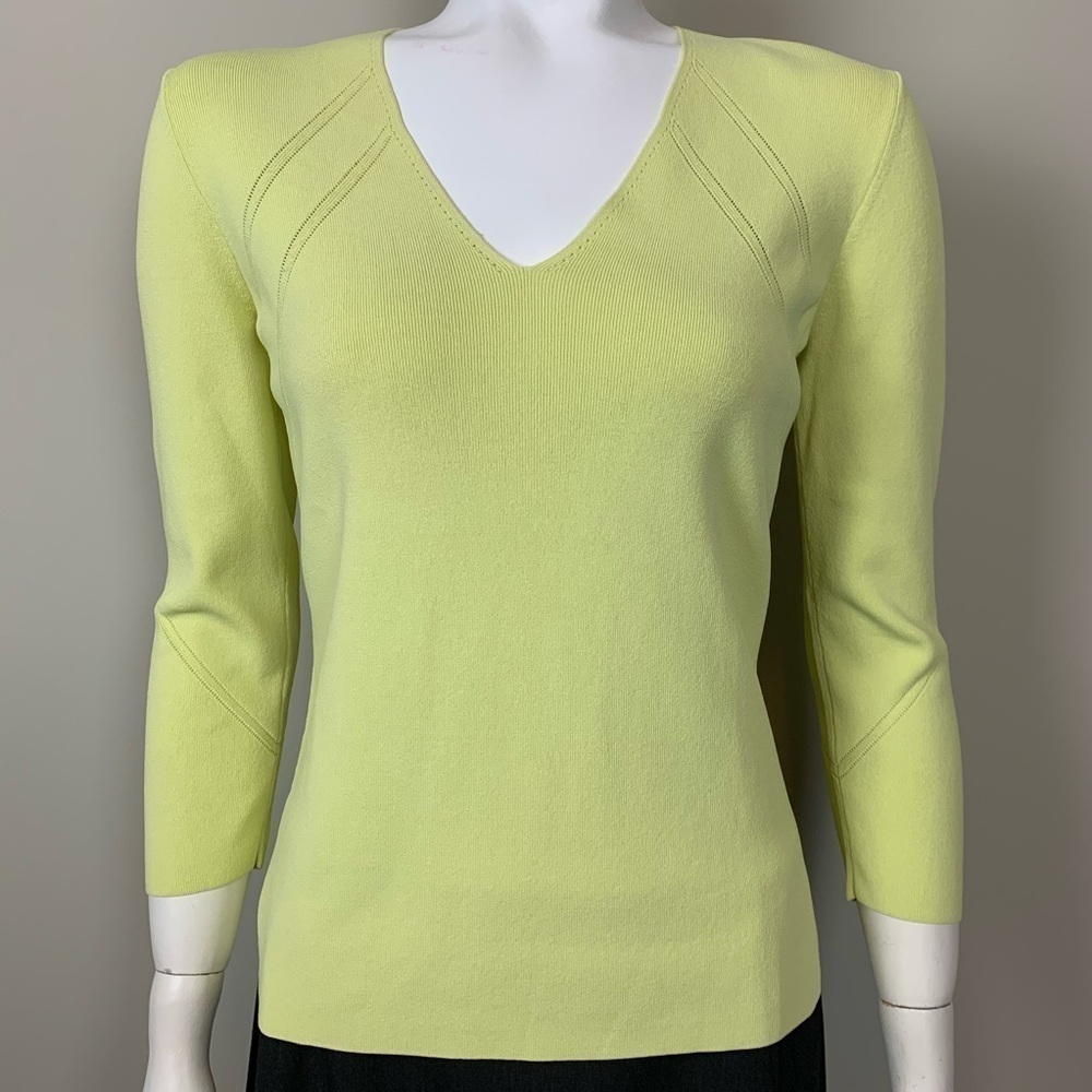 Adrienne Vittadini • V-Neck Sweater